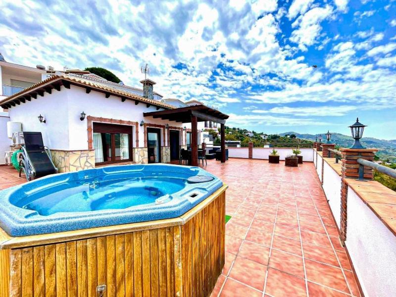 Villa Sara Y Villa Lucia Canillas de Albaida Ngoại thất bức ảnh